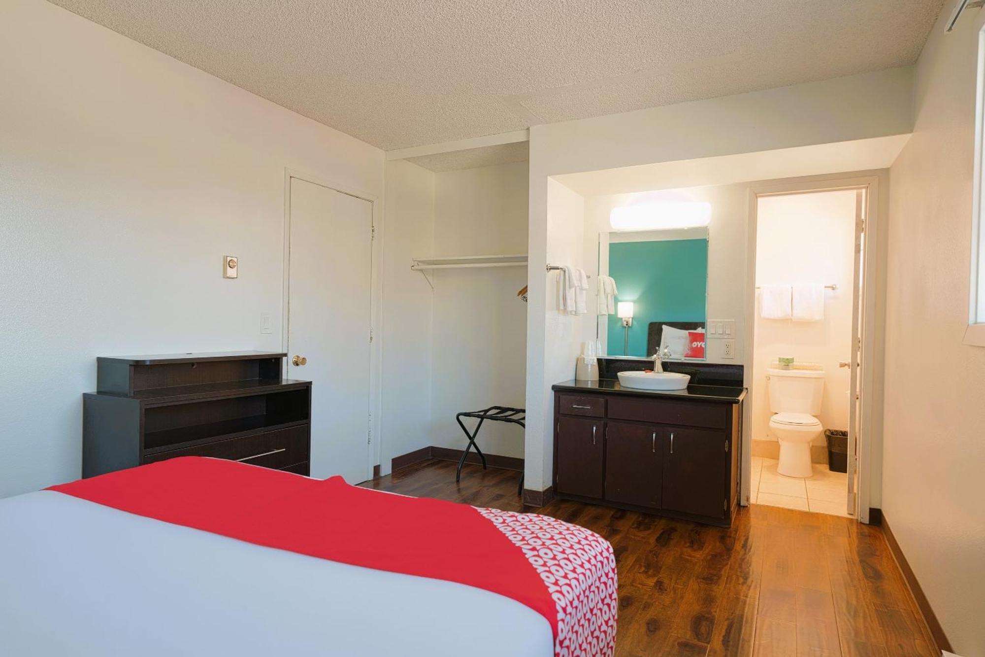 Oyo Hotel St Helens Or Сент-Хеленс Экстерьер фото